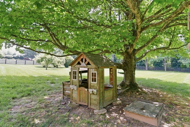5002 Lupreese Lane, Versailles, KY 40383