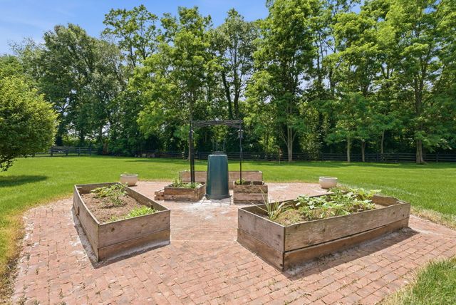 5002 Lupreese Lane, Versailles, KY 40383