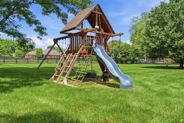 5002 Lupreese Lane, Versailles, KY 40383