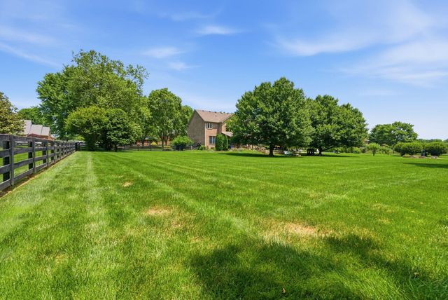 5002 Lupreese Lane, Versailles, KY 40383