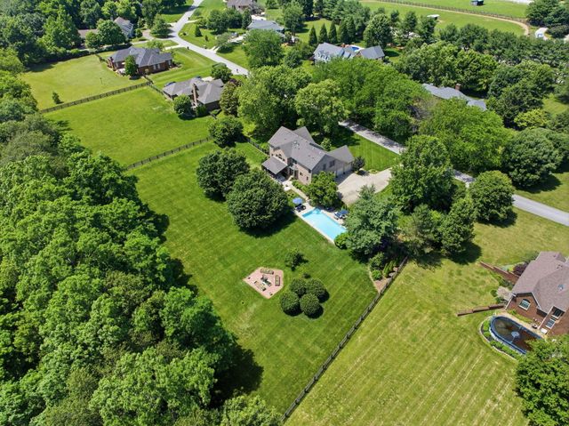 5002 Lupreese Lane, Versailles, KY 40383