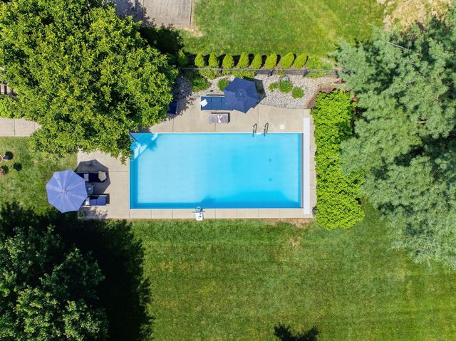 5002 Lupreese Lane, Versailles, KY 40383