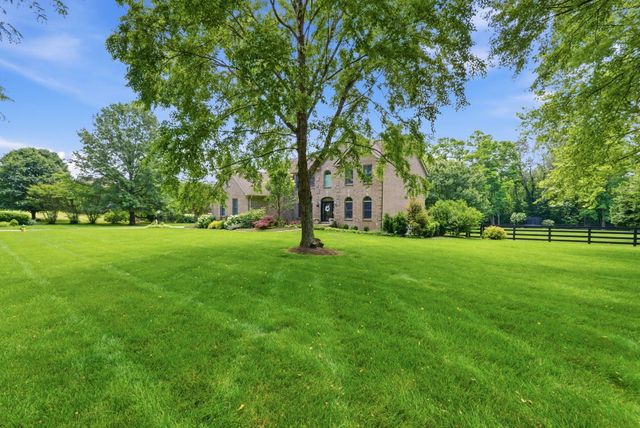 5002 Lupreese Lane, Versailles, KY 40383