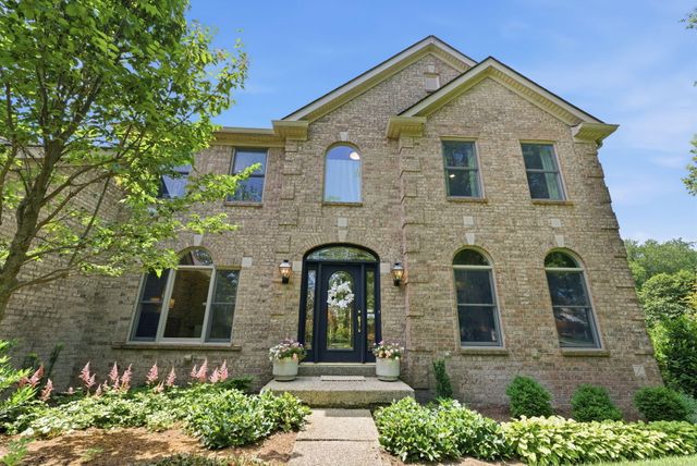 5002 Lupreese Lane, Versailles, KY 40383