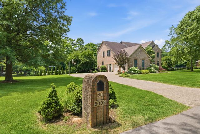 5002 Lupreese Lane, Versailles, KY 40383