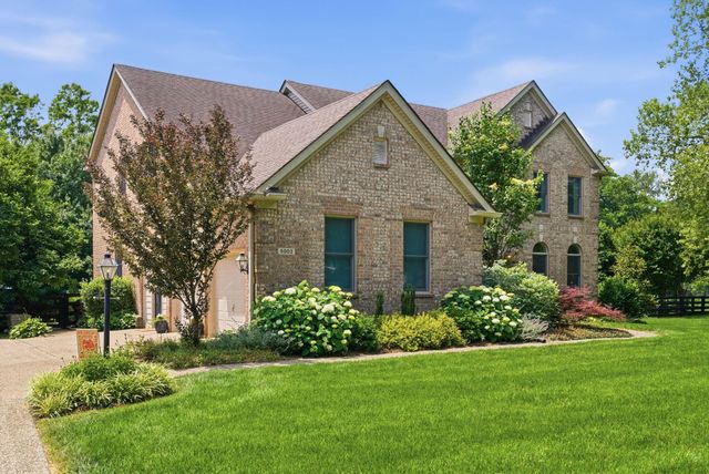 5002 Lupreese Lane, Versailles, KY 40383