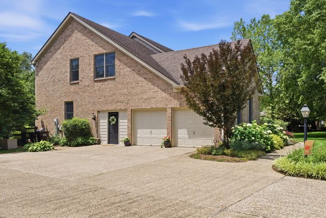 5002 Lupreese Lane, Versailles, KY 40383
