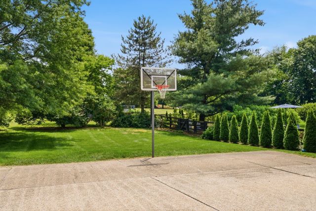 5002 Lupreese Lane, Versailles, KY 40383