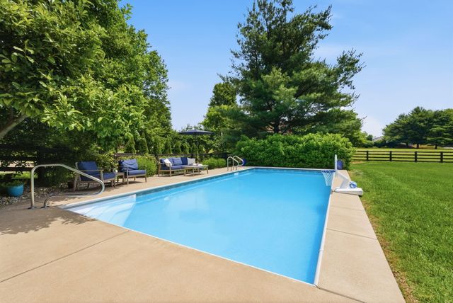 5002 Lupreese Lane, Versailles, KY 40383