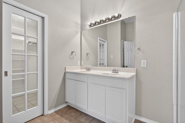 921 Bowie Drive, Lavon, TX 75166