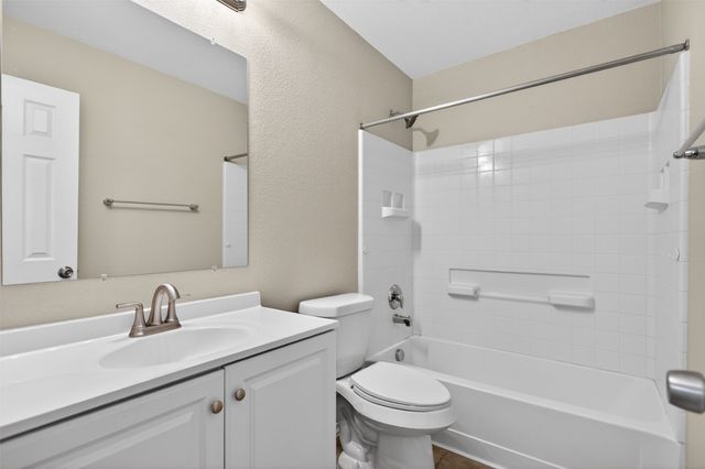 921 Bowie Drive, Lavon, TX 75166
