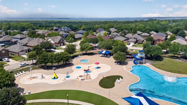 921 Bowie Drive, Lavon, TX 75166