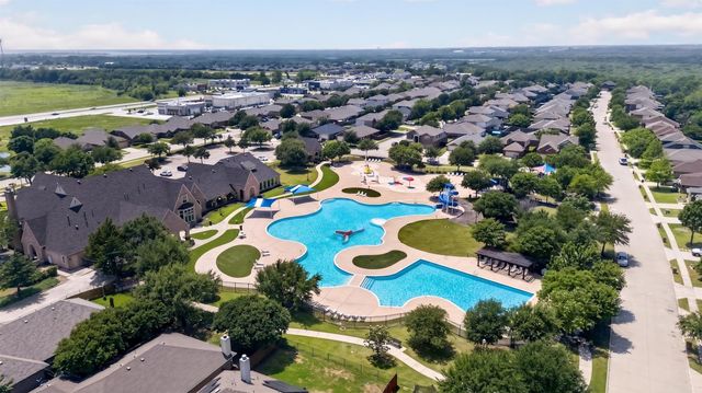 921 Bowie Drive, Lavon, TX 75166