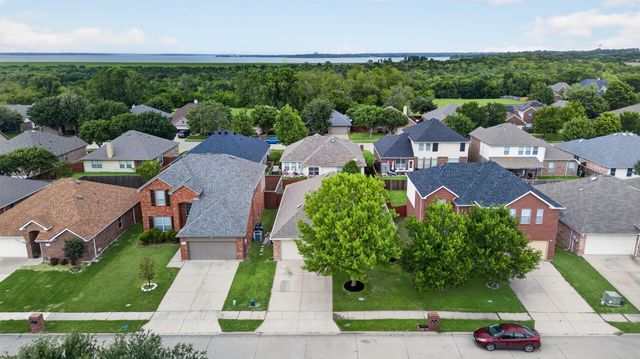 921 Bowie Drive, Lavon, TX 75166