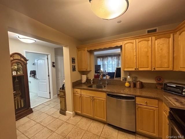 50 Merrick Avenue 120, East Meadow, NY 11554