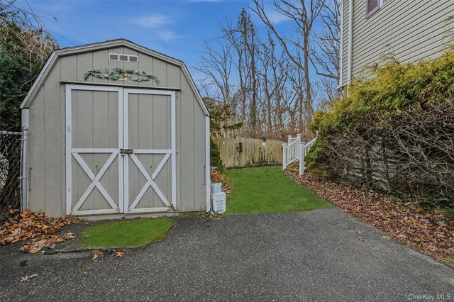 1 3rd Street, Wading River, NY 11792