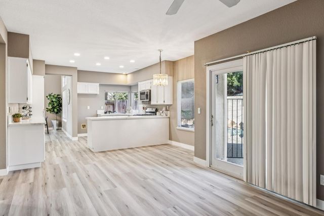 120 Elkins Circle, Folsom, CA 95630