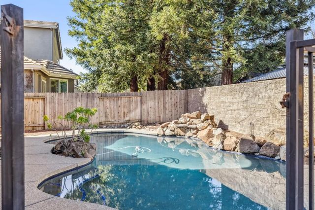 120 Elkins Circle, Folsom, CA 95630