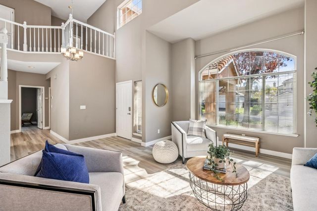 120 Elkins Circle, Folsom, CA 95630