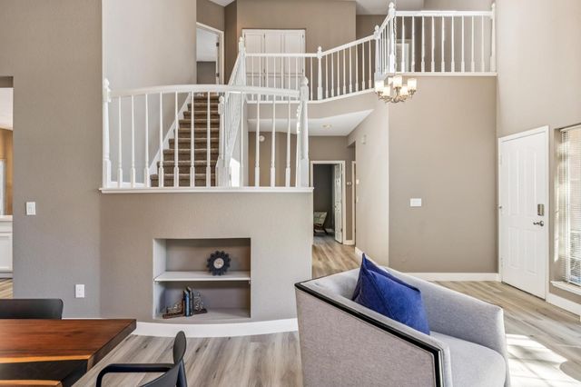 120 Elkins Circle, Folsom, CA 95630