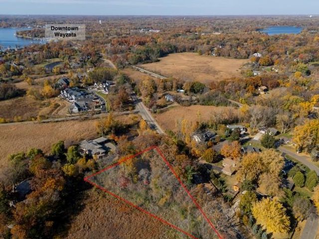 16307 Mcginty Road W, Wayzata, MN 55391