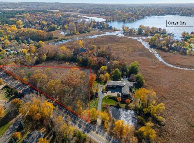 16307 Mcginty Road W, Wayzata, MN 55391