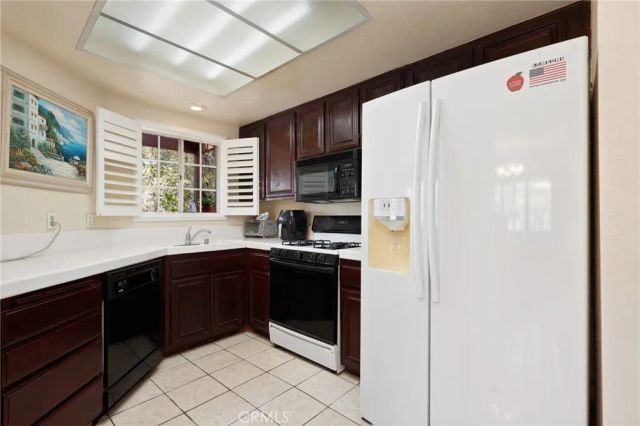 24441 Hillsdale Avenue 116, Laguna Hills, CA 92653