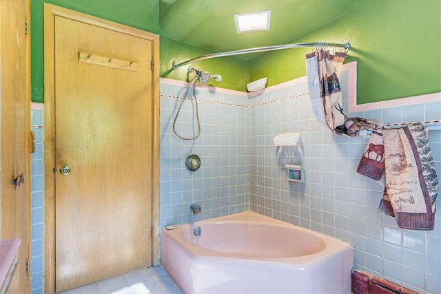 1005 Harvey AVENUE, Brookfield, WI 53005