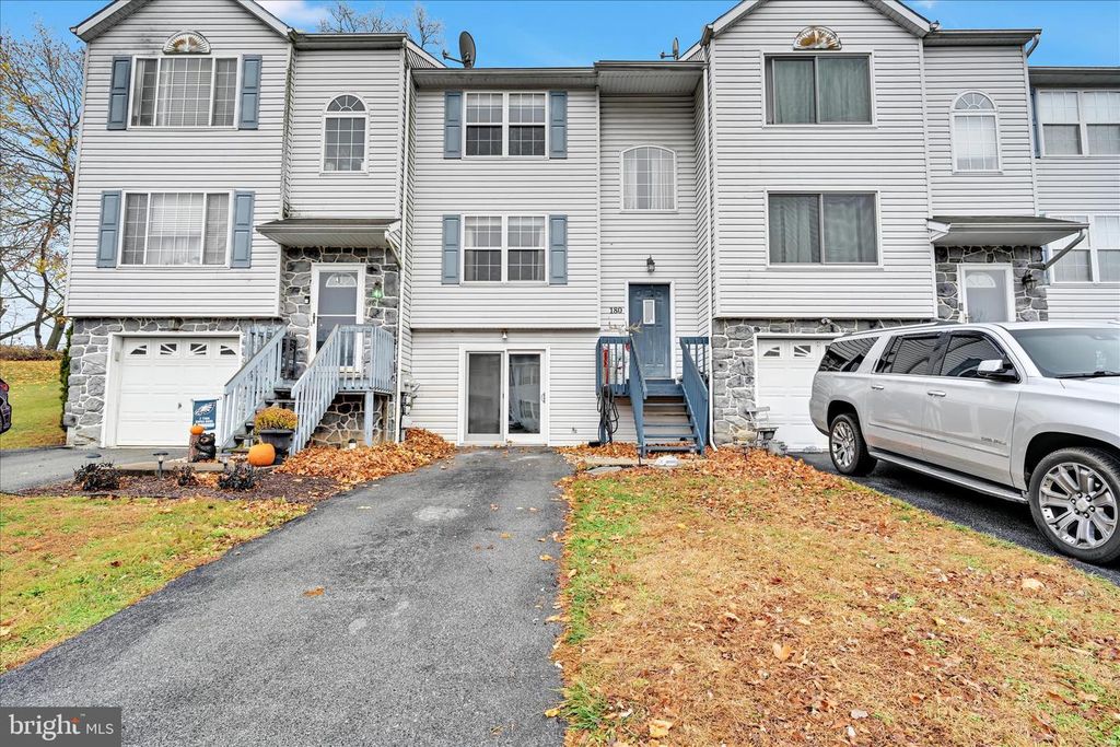 180 RIDERS WAY, Lebanon, PA 17042
