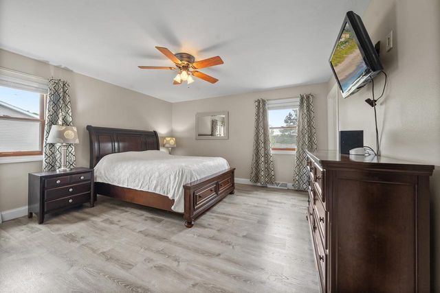 2067 ELVIRA WAY, Green Bay, WI 54313