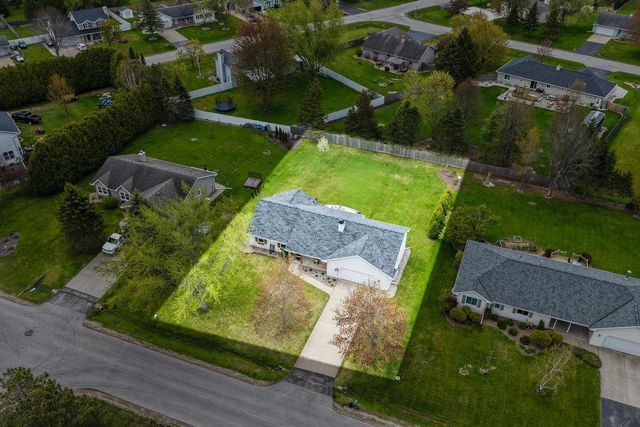 2067 ELVIRA WAY, Green Bay, WI 54313
