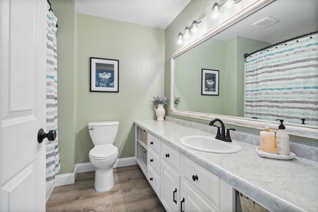 2067 ELVIRA WAY, Green Bay, WI 54313