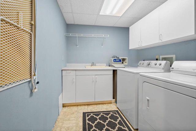 2067 ELVIRA WAY, Green Bay, WI 54313