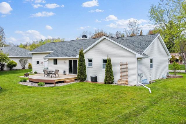 2067 ELVIRA WAY, Green Bay, WI 54313