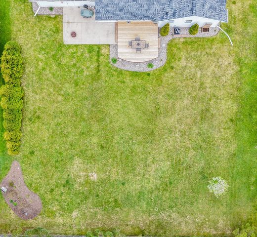 2067 ELVIRA WAY, Green Bay, WI 54313