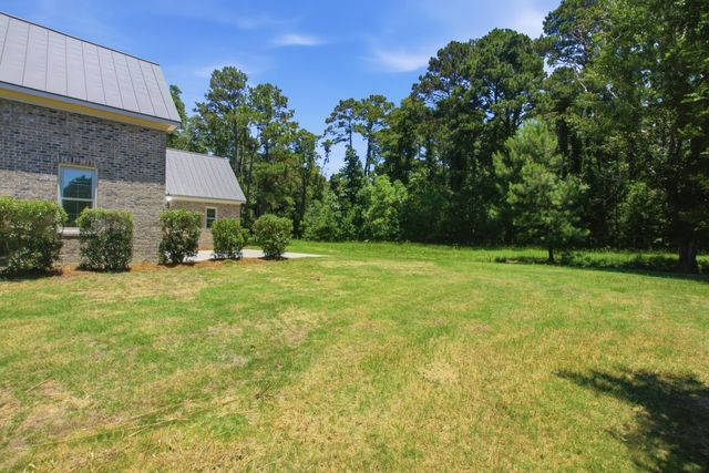 3820 Gnarled Oaks Lane, Johns Island, SC 29455