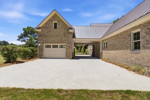 3820 Gnarled Oaks Lane, Johns Island, SC 29455