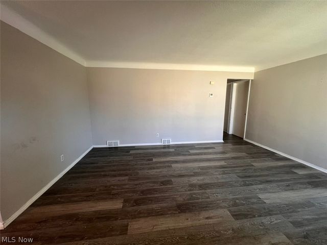 14 Ennis Avenue, Bedford, OH 44146