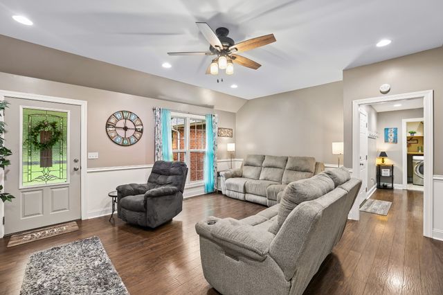 77 Shady Acres Ln, Tullahoma, TN 37388