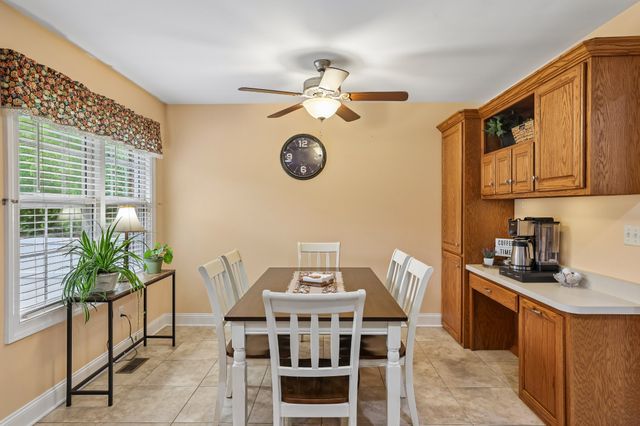 77 Shady Acres Ln, Tullahoma, TN 37388