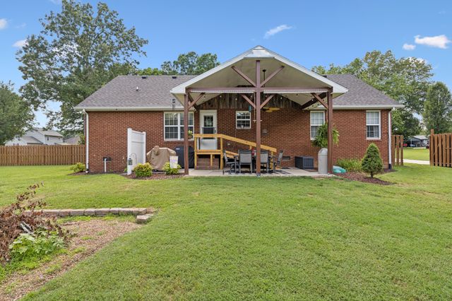 77 Shady Acres Ln, Tullahoma, TN 37388