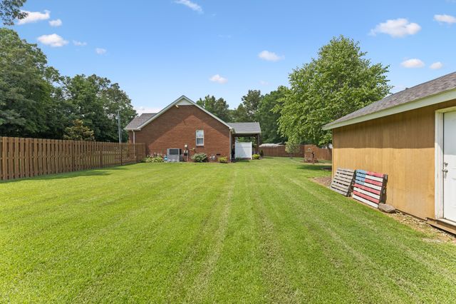77 Shady Acres Ln, Tullahoma, TN 37388