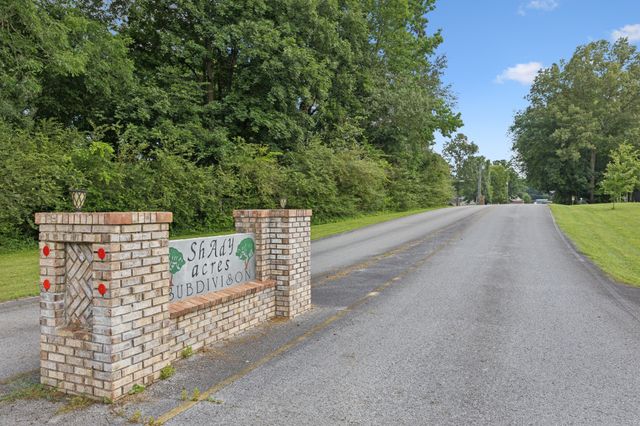 77 Shady Acres Ln, Tullahoma, TN 37388