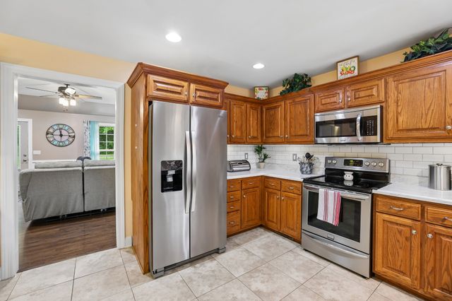 77 Shady Acres Ln, Tullahoma, TN 37388