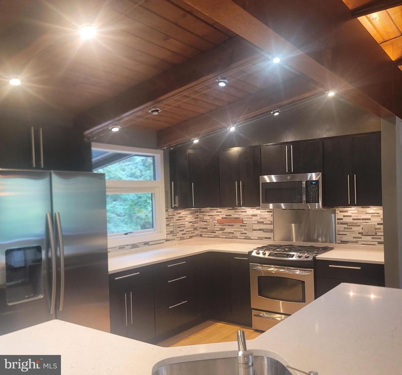 3416 EXECUTIVE AVE, Falls Church, VA 22042