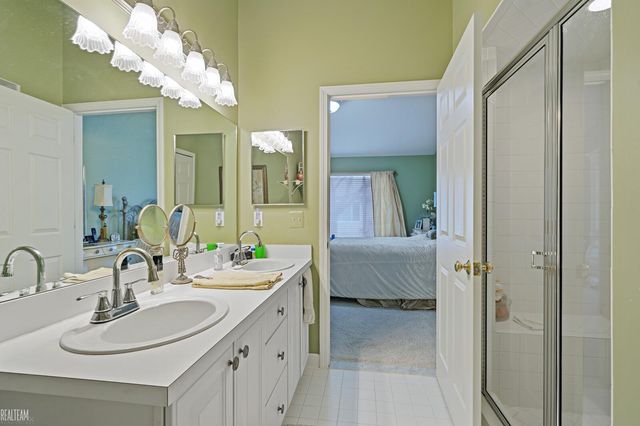 41388 Redmond Court, Clinton Twp, MI 48038