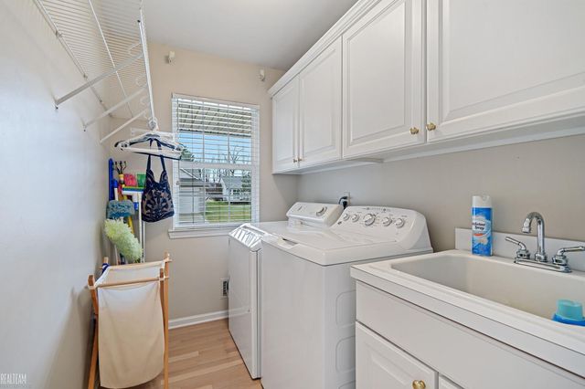 41388 Redmond Court, Clinton Twp, MI 48038