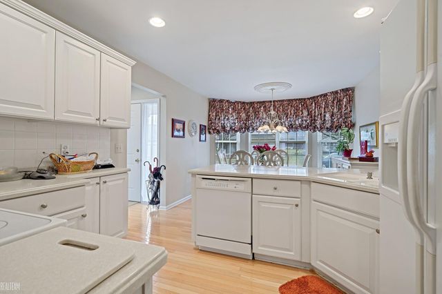 41388 Redmond Court, Clinton Twp, MI 48038