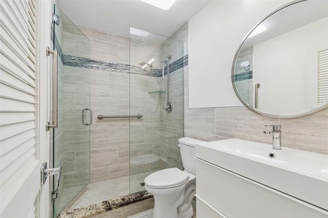 8220 112TH STREET 106, Seminole, FL 33772