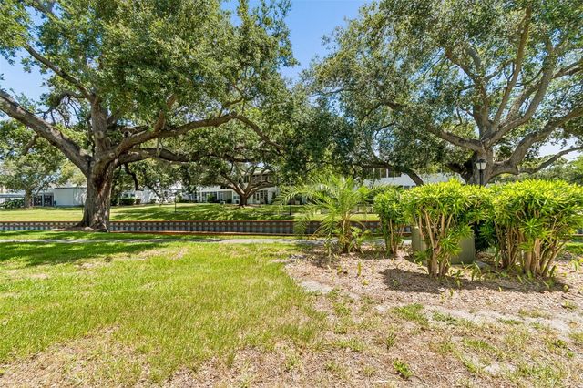 8220 112TH STREET 106, Seminole, FL 33772